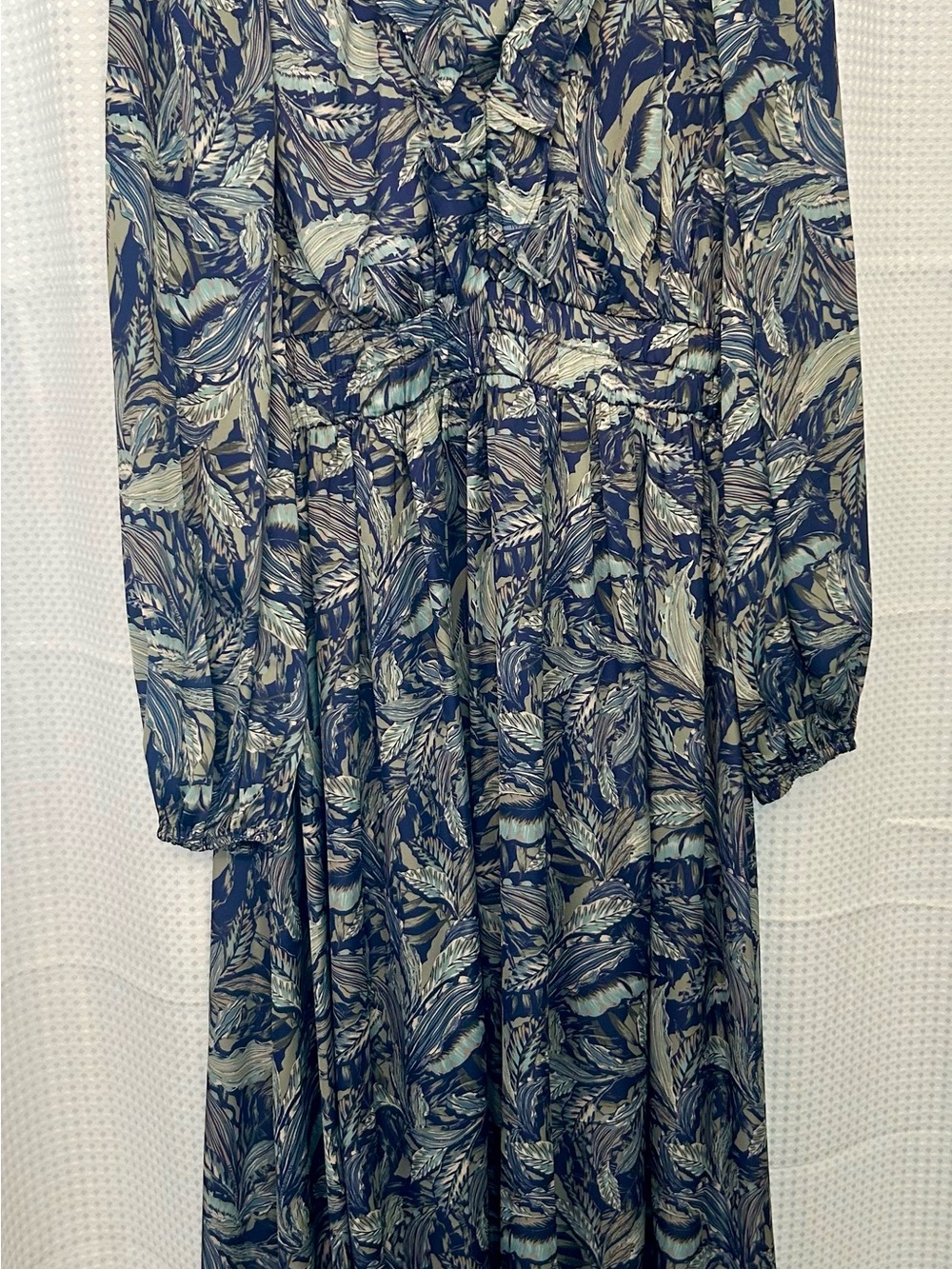 Women’s Navy Leaf-Print Long Sleeve Maxi Dress